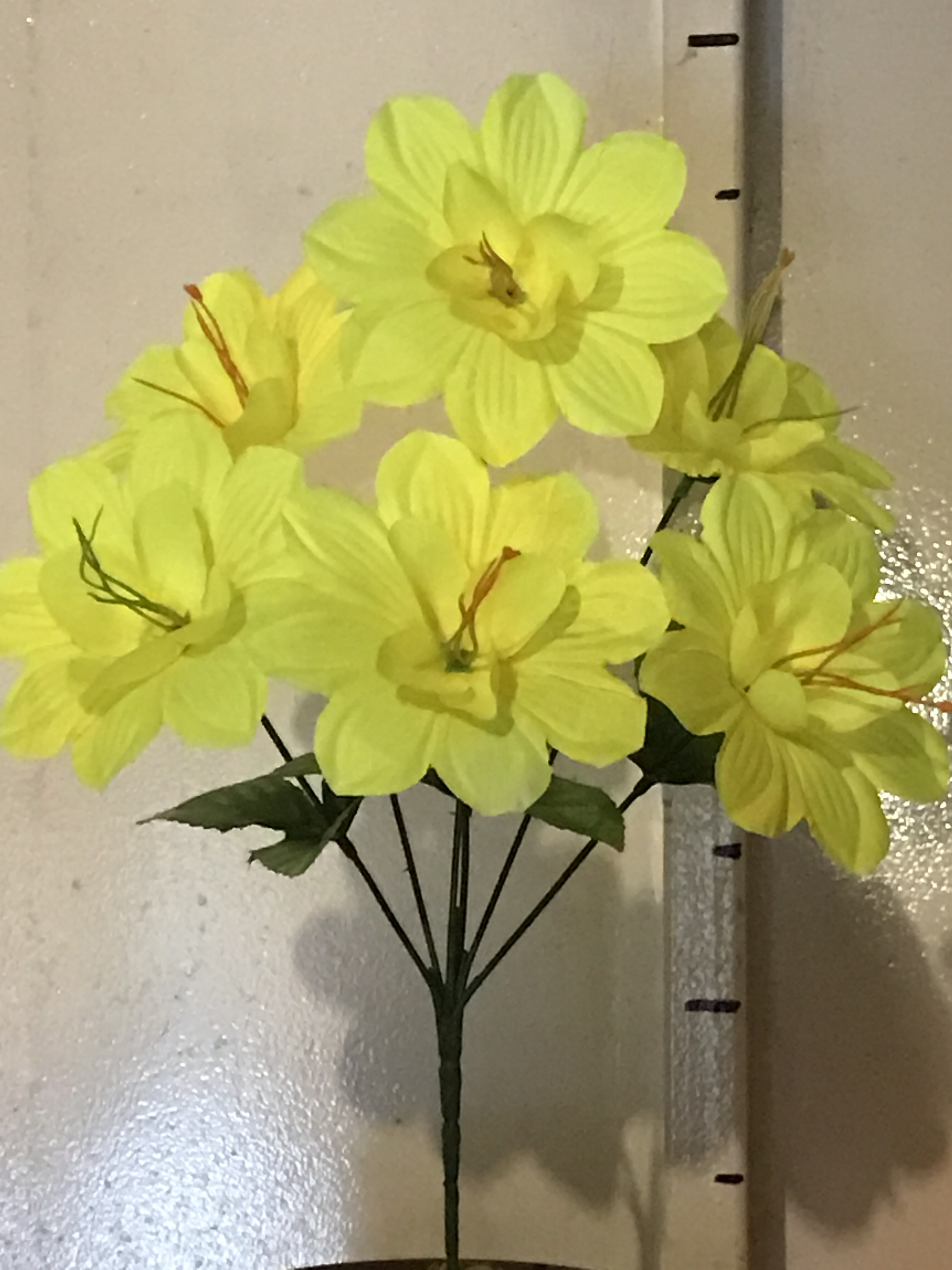 Искусственные цветы 6 ка острая