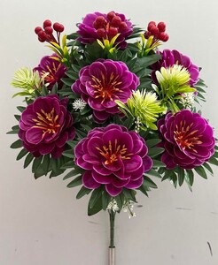 Гербера с листом с калина ягодой