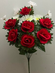 Роза бархатная с ромашкой