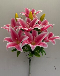 Лилия с бутоном атласная V